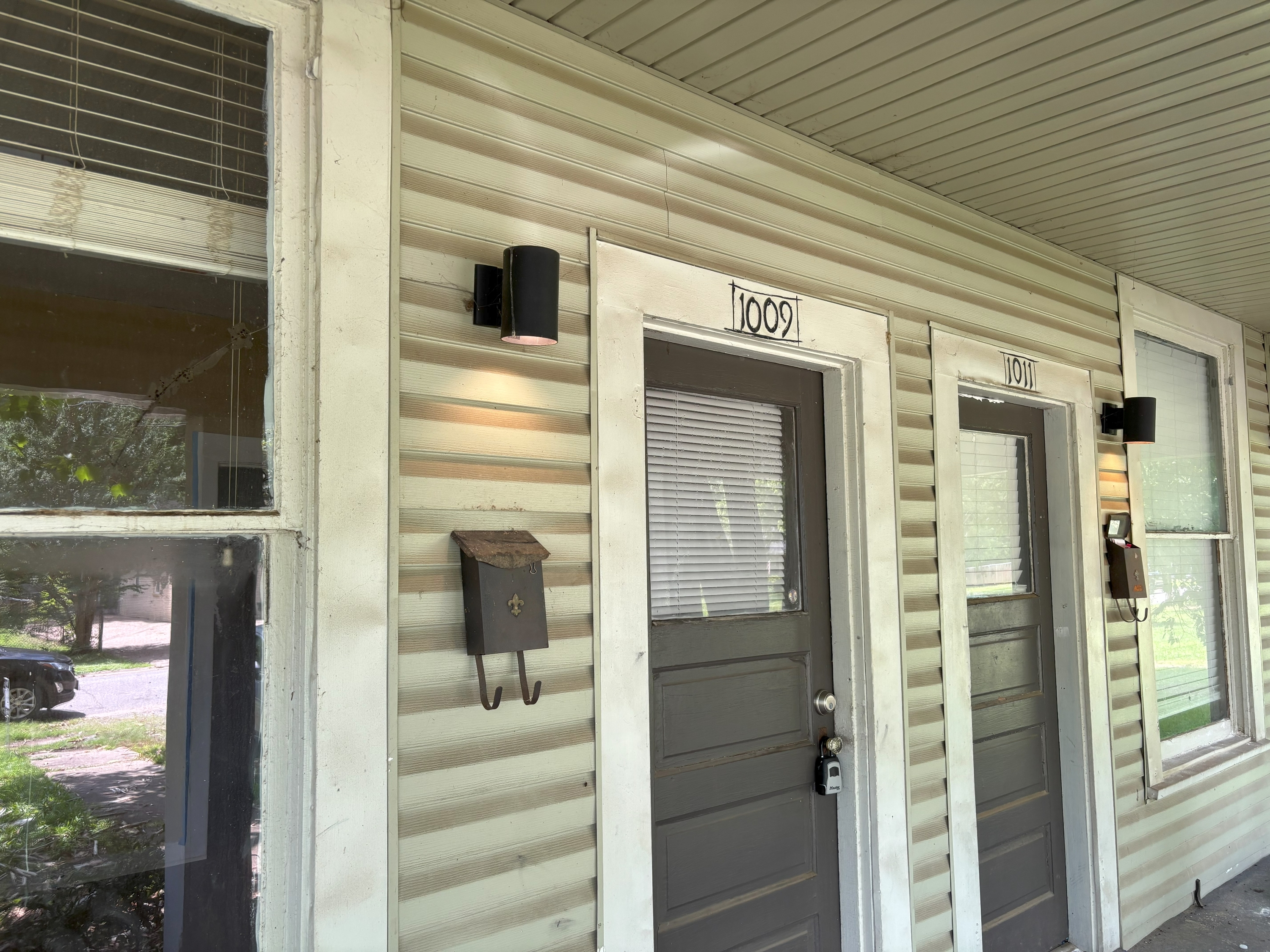 1009 Watkins Street - 1
